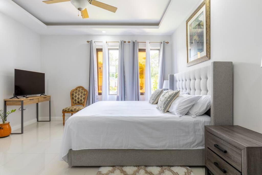 Sun Shine Luxury Villas 2 Bedroom Pool & Gym Ocho Rios St Ann Kültér fotó